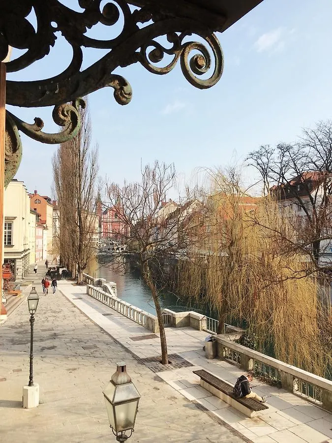 River And Castle View Apartment Rose Tour As Ljubljana